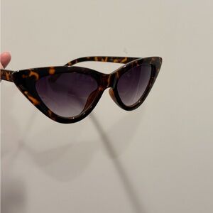 Tortoise Shell Cat-Eye Sunglasses